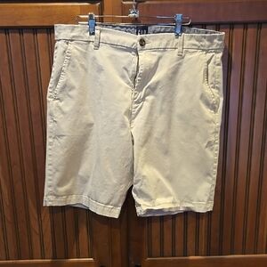 GAP Men's Tan Shorts